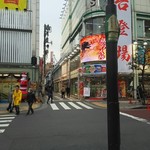 晩杯屋 - この先 名店揃い  