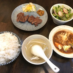 炭焼牛たん東山 - 東山ランチ(麦飯大盛)