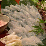 与太呂 - カワハギ薄造りを肝和えで！最高峰！