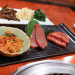 よろにく - せんまい、いちぼ、三田牛のしんしん