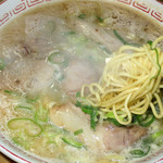 屋台ともちゃん - ラーメン