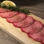 焼肉・冷麺 二郎 椿町店 - 熟成塩タン