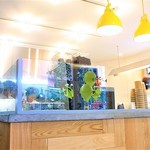 ロッカ&フレンズ クレープリー - レジにて先払い　飲み物はセルフサービス