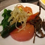 焼肉・冷麺 二郎 - 本日のキムチ＆ナムル盛り