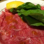 焼肉・冷麺 二郎 - A5赤身炙りカルパッチョ