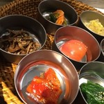 焼肉・冷麺 二郎 - 本日のキムチ＆ナムル盛り