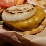 KUA`AINA - 豪快にグリルされたオニオン！