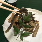 中川楼 - 骨せんべいとドジョウ揚げ～