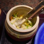 かつ雅 - 食べ放題の漬け物