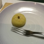 中川楼 - デザート　柿は食べちゃいました。これはお餅でした