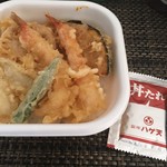 銀座ハゲ天 二子玉川東急フードショー - 天丼 今日は海老が2本らしい