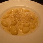 10種類の自家製濃厚チーズソースのリゾット又はニョッキ