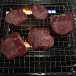 ヤキニク ホルモン どうげん - 