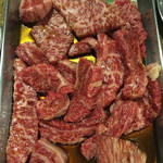 ヤキニク ホルモン どうげん - 