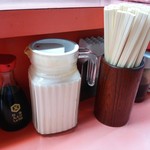 インドール - 酸味の強い自家製ドレッシング、お持ち帰りしたいものです！(笑)