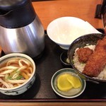 わだ泉 - 醤油カツ丼    900円  (平日昼以外は1000円)
