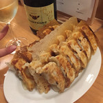 スタンドシャン食 Osaka北新地 Champagne & GYOZA BAR - 