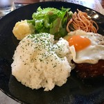 Shikuretto Besu Atorie Kicchin - 日替わりランチの煮込みハンバーグ