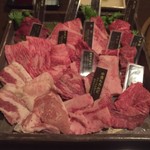 焼肉 炙屋武蔵 - 焼肉 炙屋武蔵 （アブリヤムサシ）最初の盛り合わせ　2016.11