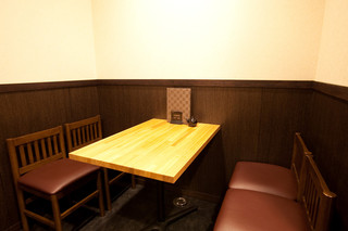 Nen rin - 一階奥には、テーブル席があります。6名様以上貸切できます。