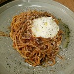 Itarianizakayadaininguandofamusu - 三種のチーズのミートソースパスタ