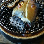 昭恋館 よ志のや - カレイを炭火で焼き上げます。