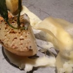 現代ガストロノミー 四匹の猫 - アミューズ：ポムとチップ