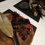 現代ガストロノミー 四匹の猫 - テーブルのオブジェ