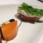 現代ガストロノミー 四匹の猫 - 発酵ケーキ