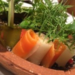 現代ガストロノミー 四匹の猫 - 発酵ピクルス