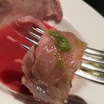 現代ガストロノミー 四匹の猫 - 発酵ビーツ