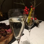 現代ガストロノミー 四匹の猫 - シャンパン