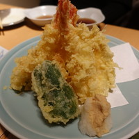新潟名物 布のり蕎麦とおいしい酒菜 きなせや. 赤坂割烹店 - 天ぷら盛り合わせ