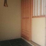 玉笑 - 右側が待合室