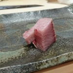 寿司割烹 魚紋 - 氷見の寒鰤。