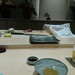 寿司割烹 魚紋 - ネタケースは無くなった(^-^)