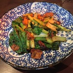 かはほり - タイ風小松菜とカリカリ豚バラ肉の炒め/バックアントンムープロップ（2016.Nov)