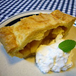 カフェ サバド - 大人気のホームメイドアップルパイ