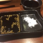 Wagyuu Yakiniku Wakakatsu - 奥からポン酢 塩 醤油ベースのタレ