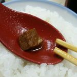 まゆみの店 - カレー鍋焼きラーメンには親鳥プラス牛肉が入っています！