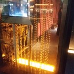 華火 - 入口のスワロフスキー。色が変わる。