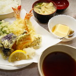冨士屋 - 天ぷら定食、サクット揚げたて特製天つゆで召し上がれ下さい。1300円。