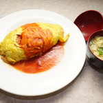 冨士屋 - オムライス味噌汁付きです。