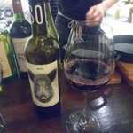 ワイン食堂 cor. - 赤ワインはムッソメルロー(スペイン) ６６９円(税込)  「完熟したチェリーレッドの複雑な味わい」。