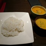 インドの恵み - カレー2種ランチ ￥1080 (選べる2種類のカレー+ミニサラダ+ナンorライス)