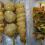 Hamakei - ももにんにく塩串、つくね塩串、ぼんじり串、豚モツ串
