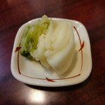 とんかつ よしみ - 漬物の種類は、その時々みたいです♪