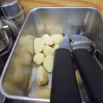 卓上のにんにく