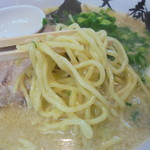 大春 - 味噌ラーメンの麺はやや太目