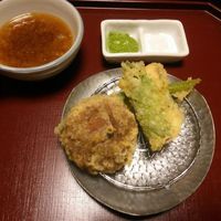 京都祇園 天ぷら八坂圓堂 - 椎茸の海老詰め、鱒の紫蘇巻き、伏見唐辛子